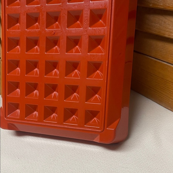 Vintage Tupperware Meat Storage Container - Picture 13 of 15